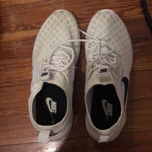White nike Juvenate